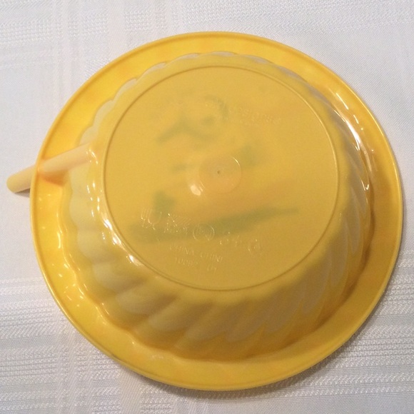 Minion in Rubber Ducky Bowl With Straw - Picture 3 of 3